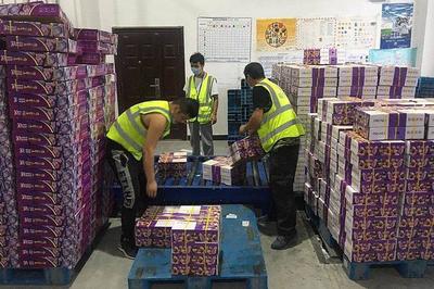 喀什机场首航“西梅号” 农副产品销售助力脱贫攻坚战